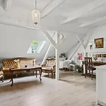 Lovely In Tatil Evi Gesten